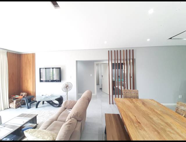 3 BEDROOM TOWNHOUSE FOR SALE IN PALM LAKES ESTATE
